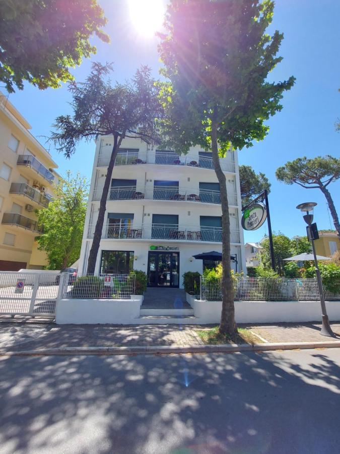Hotel Senza Pensieri Riccione Exterior foto